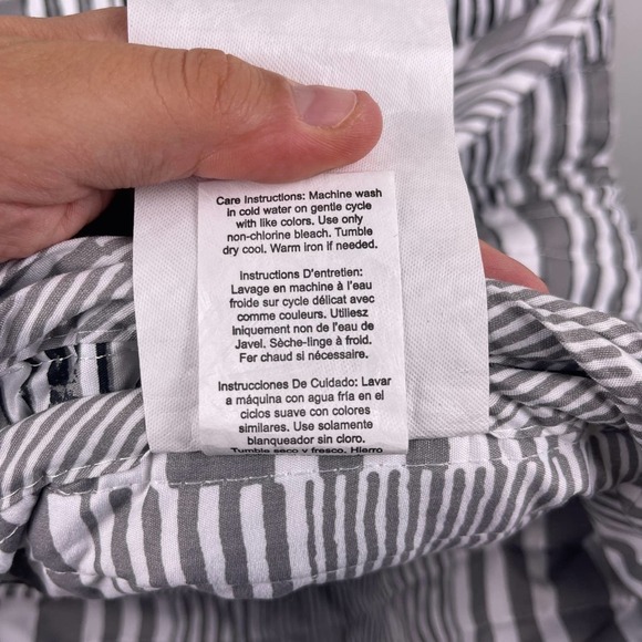 2 Piece Reversible Twin Quilt Set Oeko Tex Soft Grey Black White Striped Unisex - Picture 7 of 8